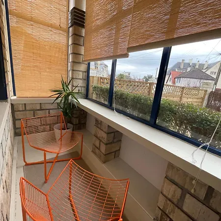 Ajania, Appt Avec Parking Et Petit Jardin Prive Caen