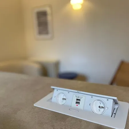 Apartmán Ajania, Appt Avec Parking Et Petit Jardin Prive Caen