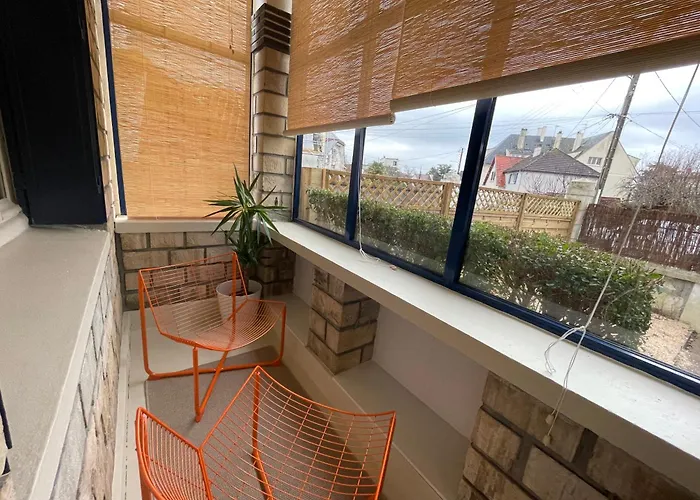 Ajania, Appt Avec Parking Et Petit Jardin Prive Caen