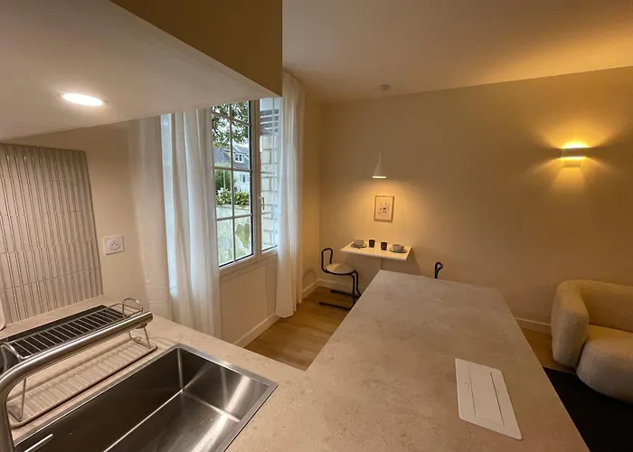 Ajania, Appt Avec Parking Et Petit Jardin Prive Caen